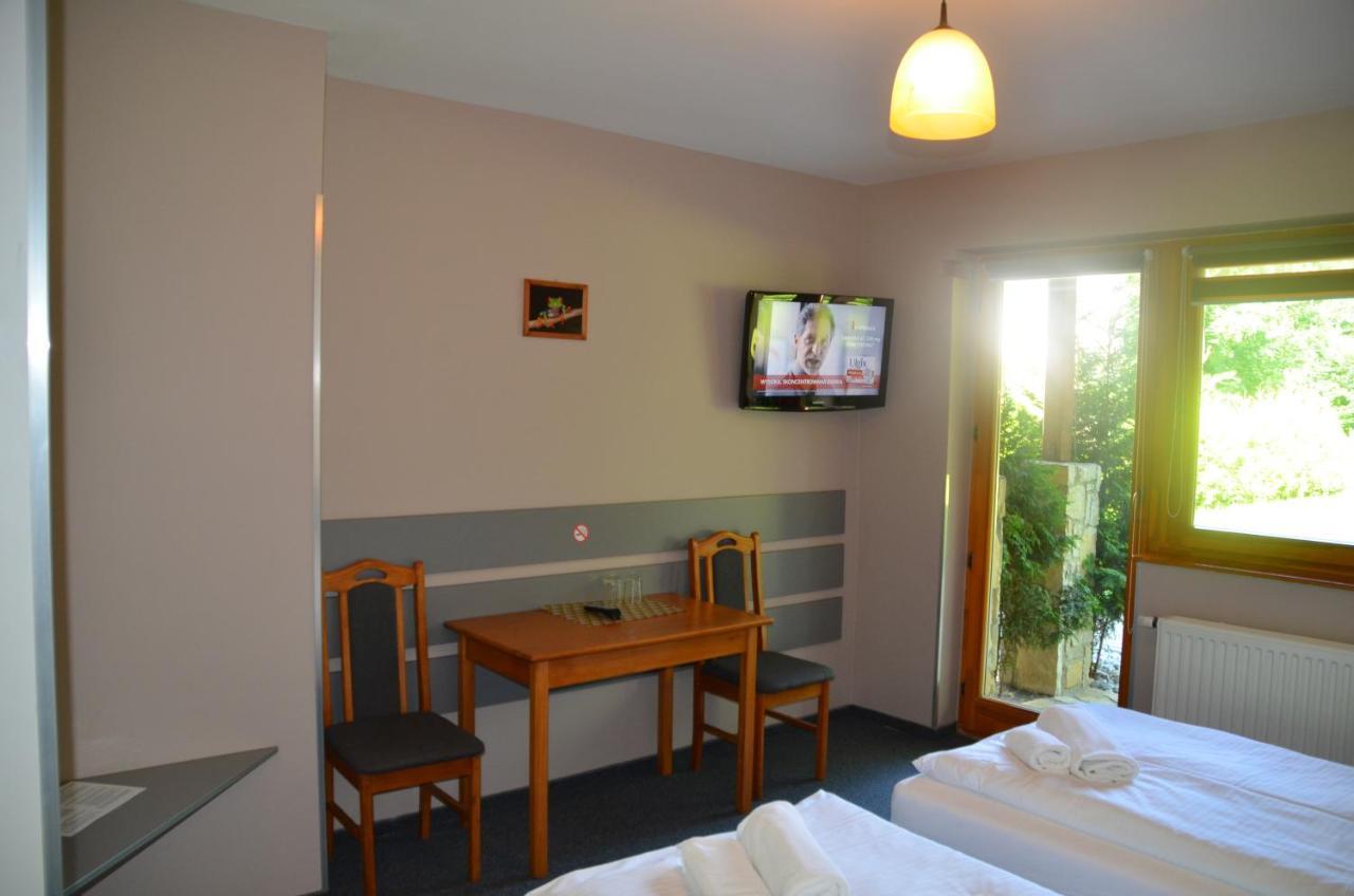 Hotel Tenis Chrząstowice Eksteriør billede